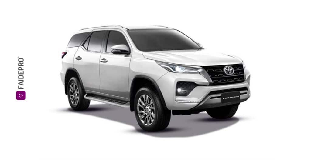 7-Seater Toyota Fortuner silver 